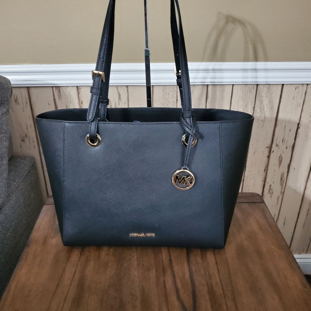 Michael Kors Walsh Tote